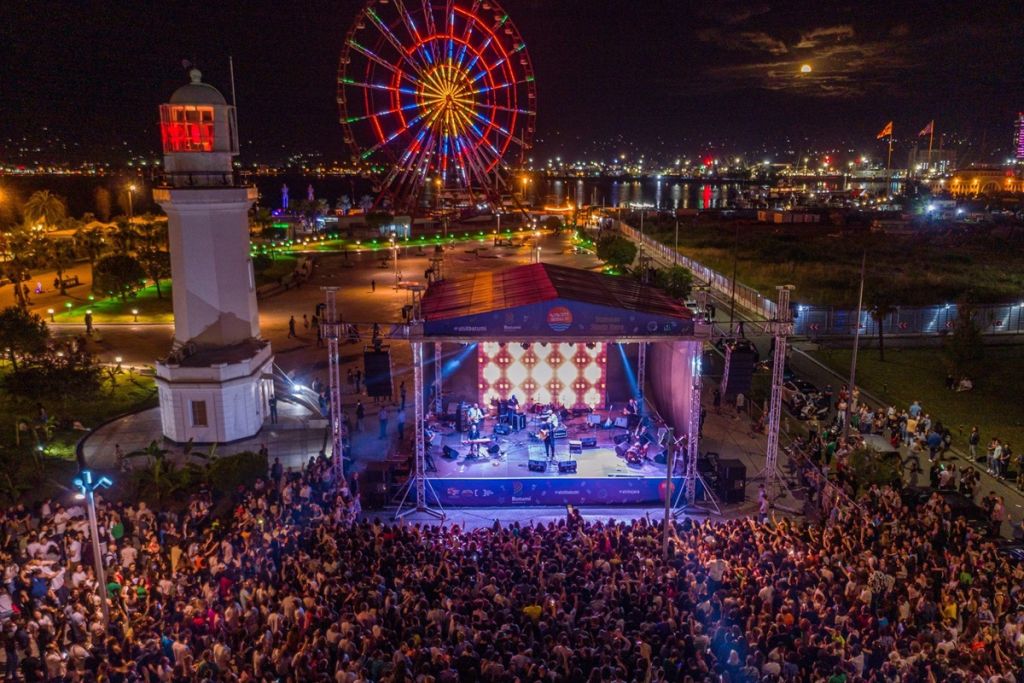 تجربههای فرهنگی باتومی | از فستیوالها تا لباسهای سنتی