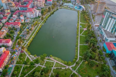 دریاچه دو رنگ باتومی